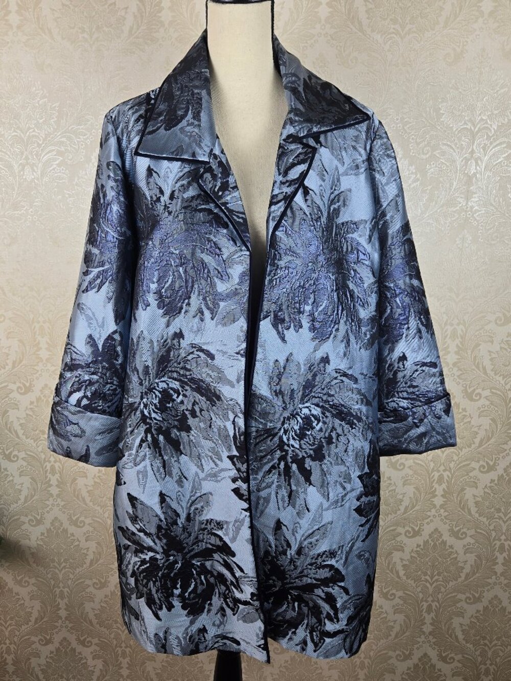 Chico's Size 2 (US 12/14) Metallic Blue Jacquard Long Jacket Floral Pattern